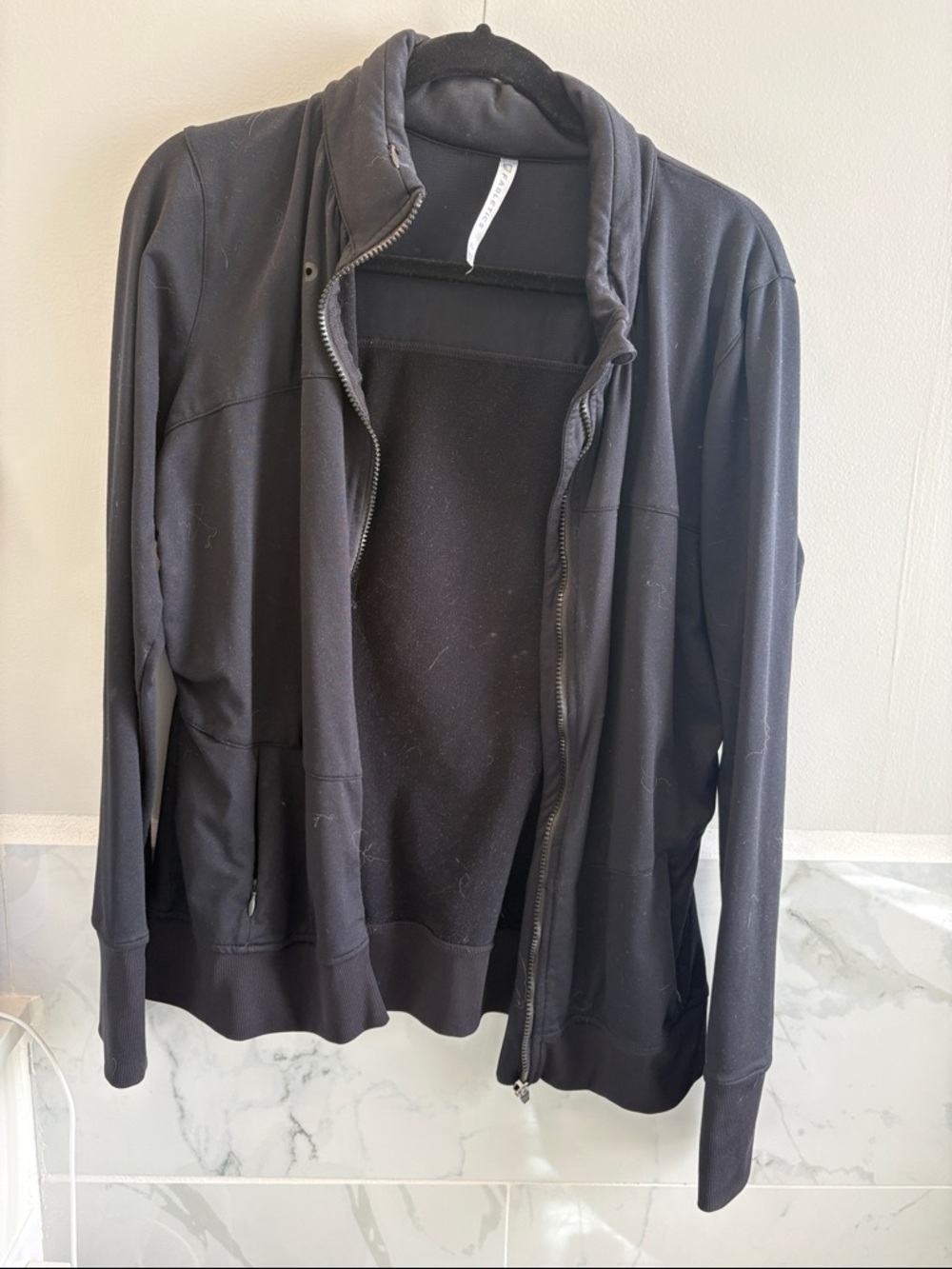 Fabletics Black Full-Zip Lightweight Jacket